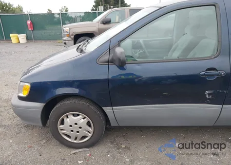 2001 Toyota Sienna Le z USA, uszkodzony, nr VIN 4T3ZF13C41U393368